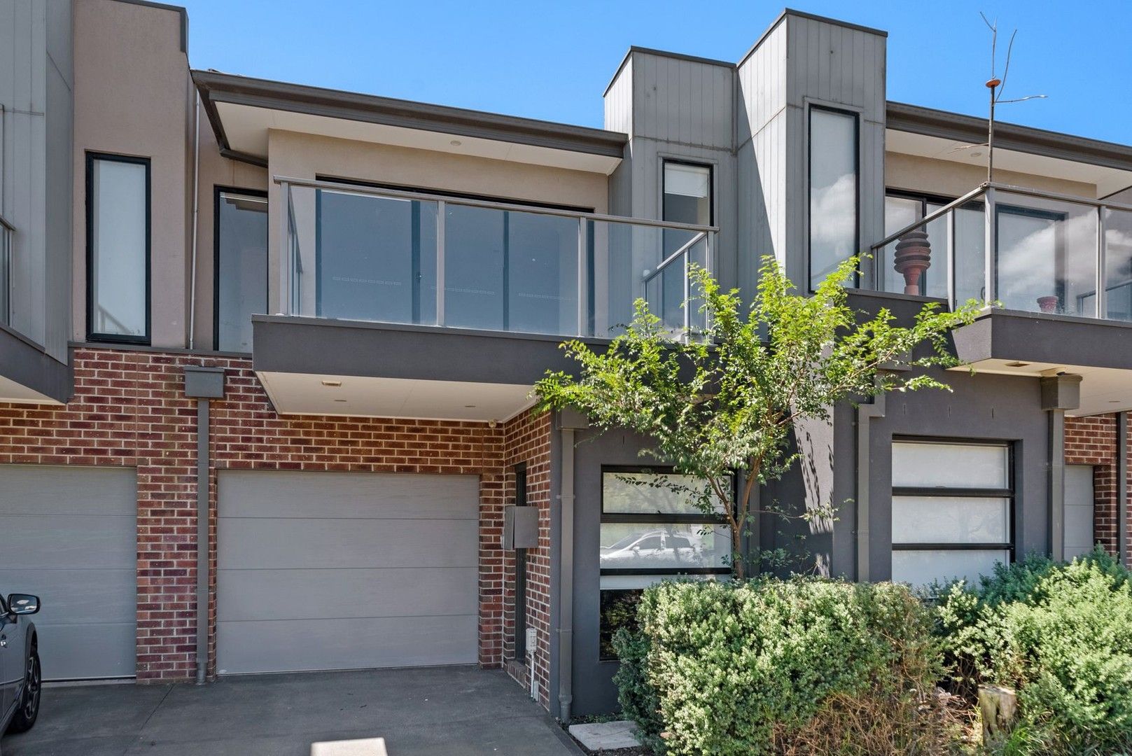 3 bedrooms Townhouse in 3 Calveley Place EPPING VIC, 3076