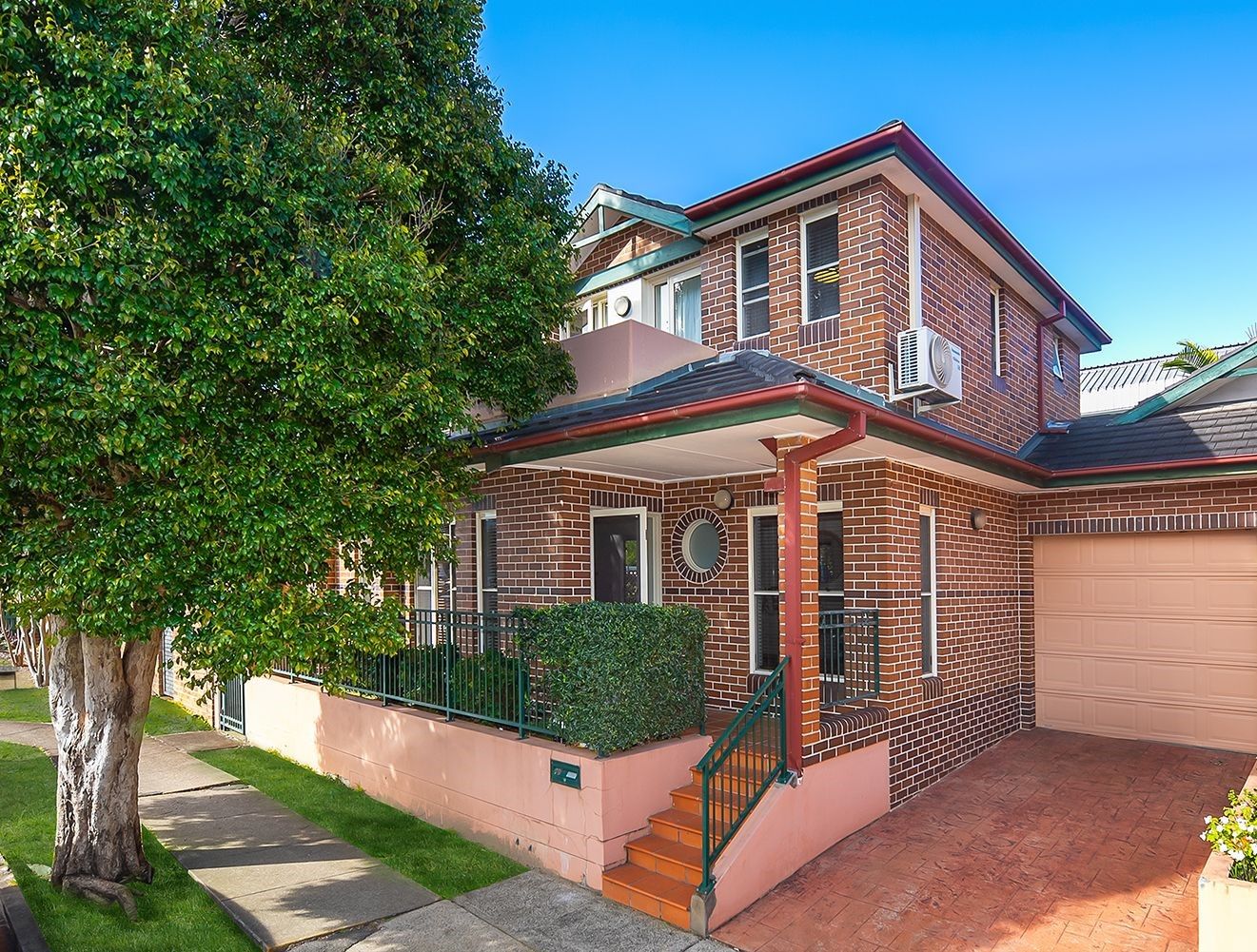 2 bedrooms Townhouse in 1B Junction Street GLADESVILLE NSW, 2111