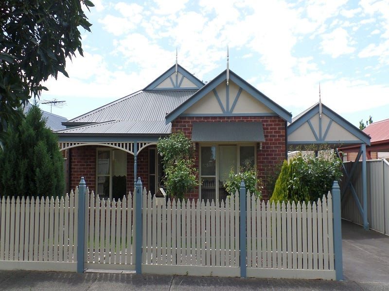 3 bedrooms House in 4 Heathwood Close CRAIGIEBURN VIC, 3064