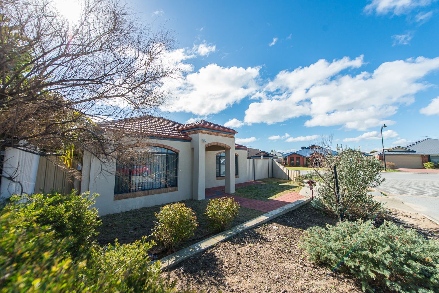 4 bedrooms House in 2 Celtic Crescent SHOALWATER WA, 6169