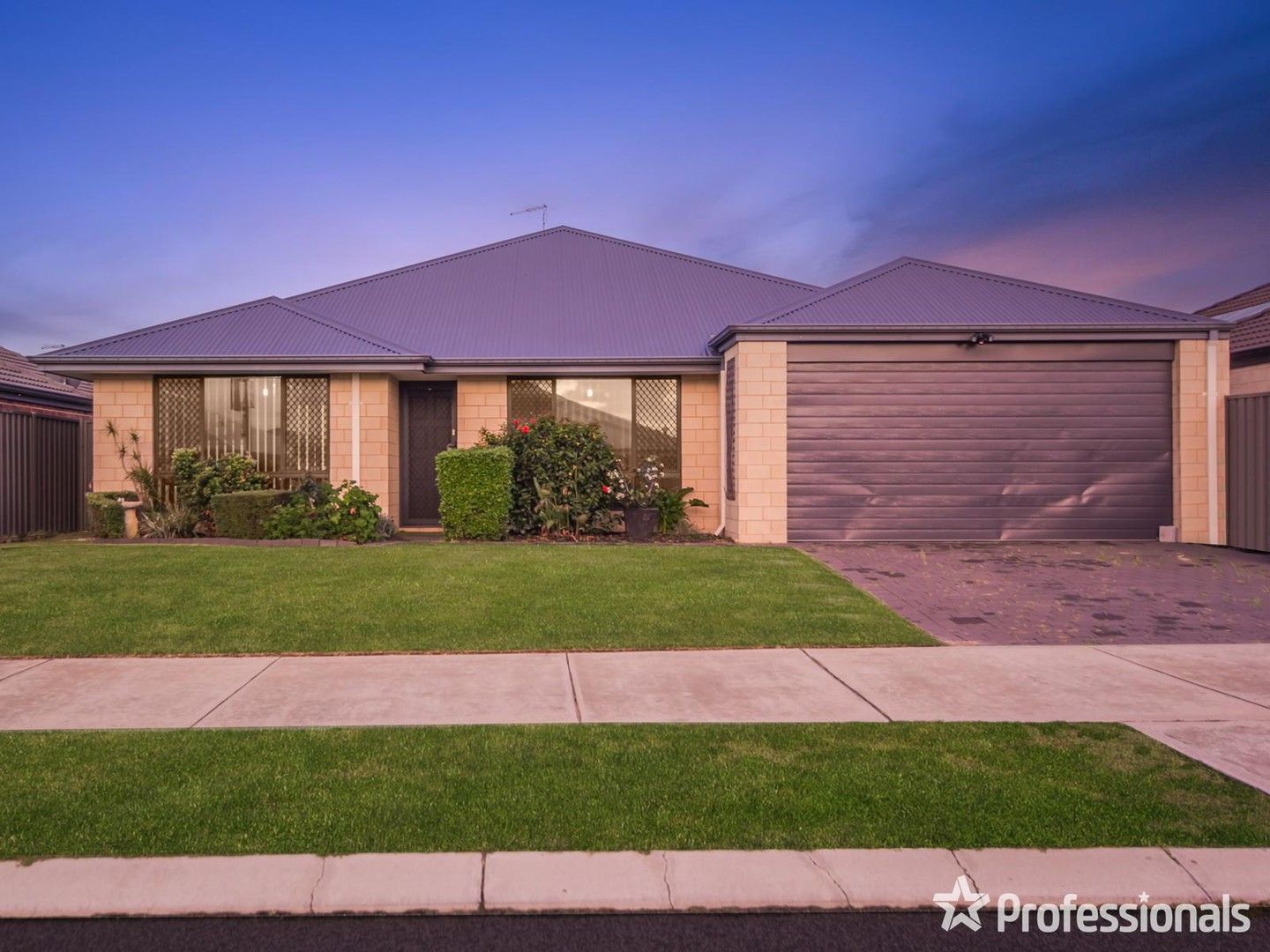 4 bedrooms House in 30 Linaker Street BALDIVIS WA, 6171
