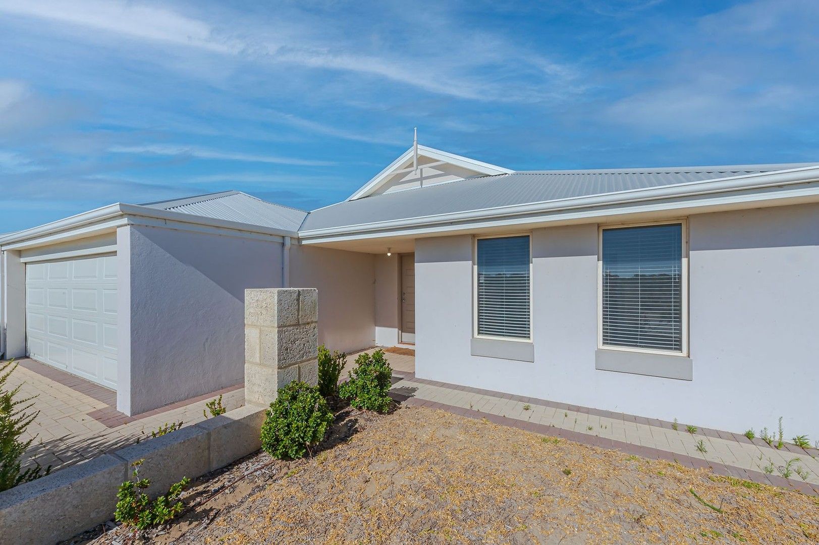 4 bedrooms House in 11 Koolert Loop YANCHEP WA, 6035