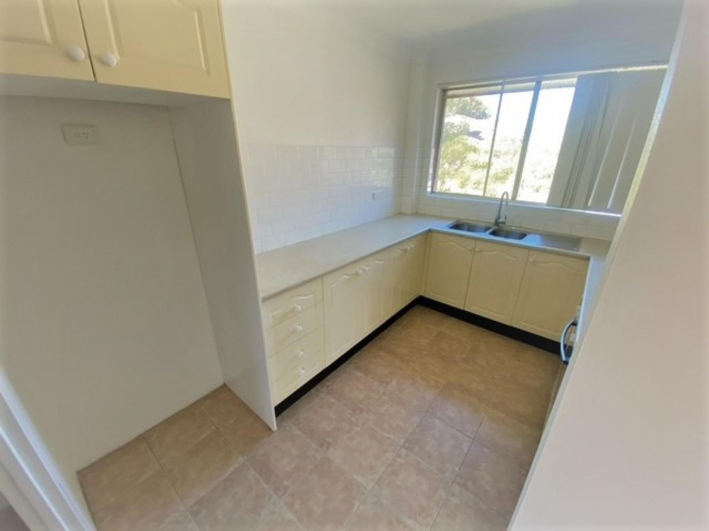 24/7985 Stapleton Street, Pendle Hill NSW 2145 Apartment For Rent