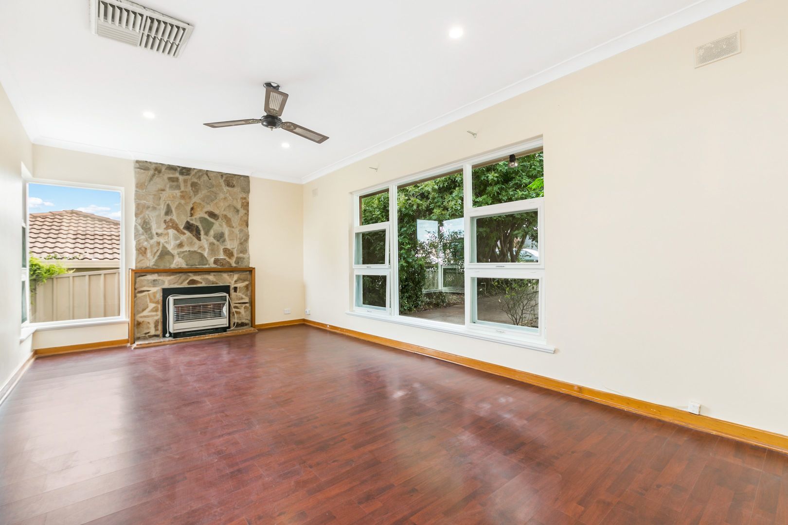 12 Westmoreland Road, Morphett Vale SA 5162, Image 2