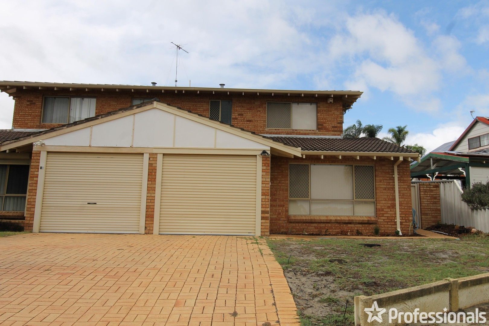 3 bedrooms House in 1B Cascade Heights BALLAJURA WA, 6066