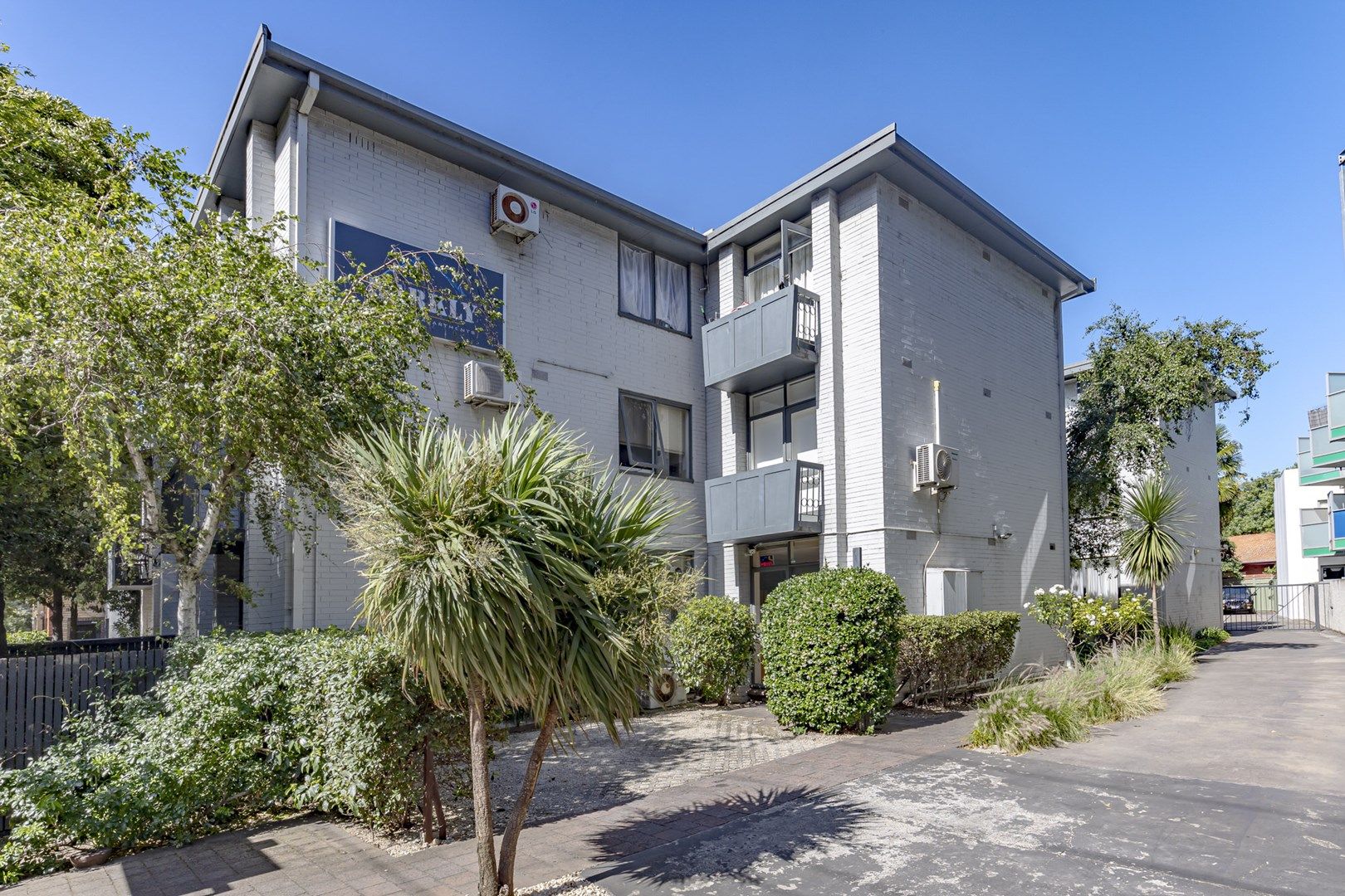 1 bedrooms Apartment / Unit / Flat in 9/180 Barkly Street ST KILDA VIC, 3182