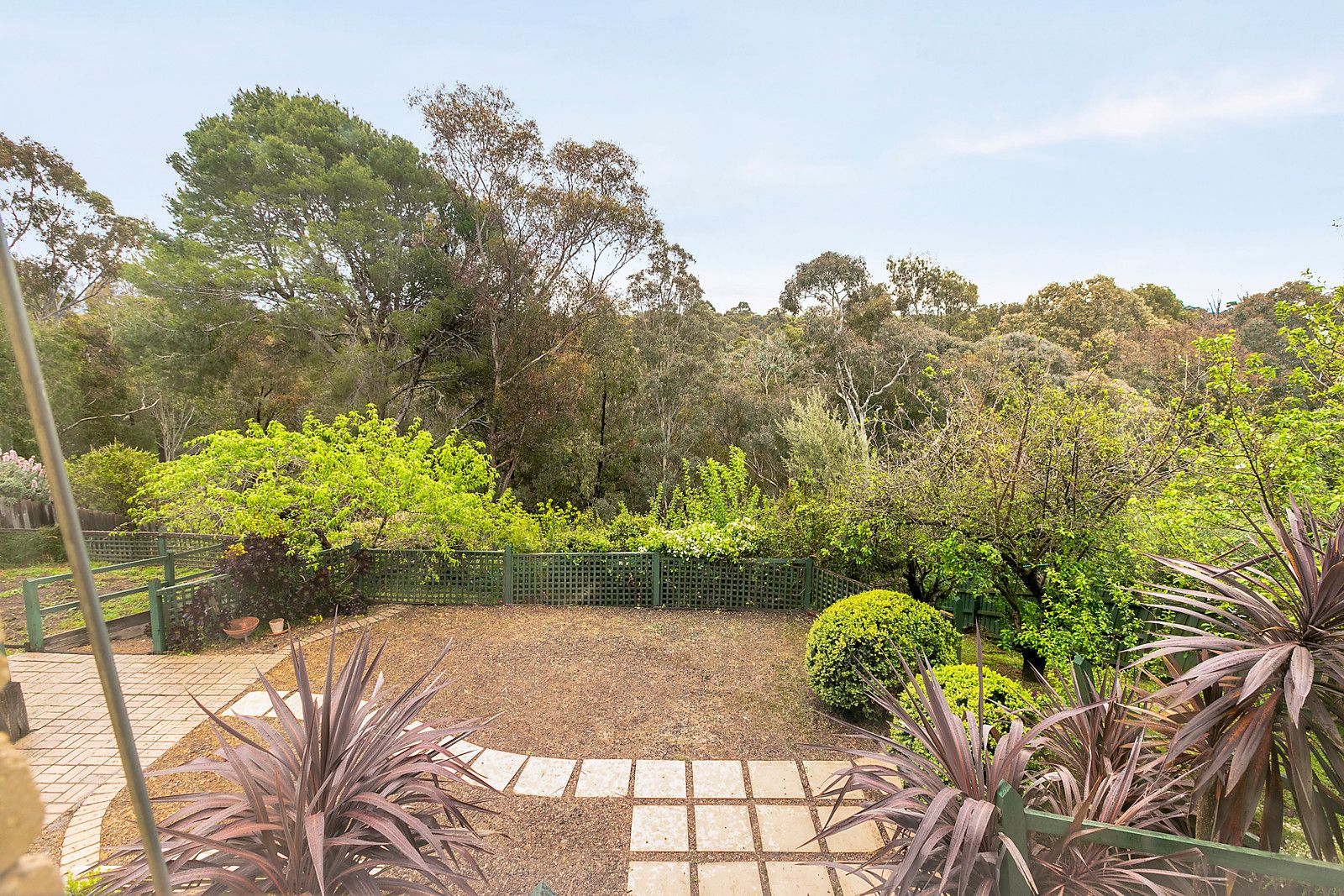 34 Rockbeare Grove, Ivanhoe VIC 3079, Image 2