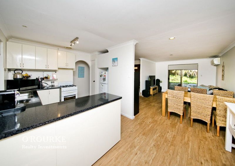 3 bedrooms Villa in 8/16 Dover Road SCARBOROUGH WA, 6019