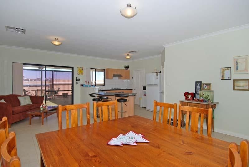 4 Pirring Way, KALGOORLIE WA 6430, Image 2