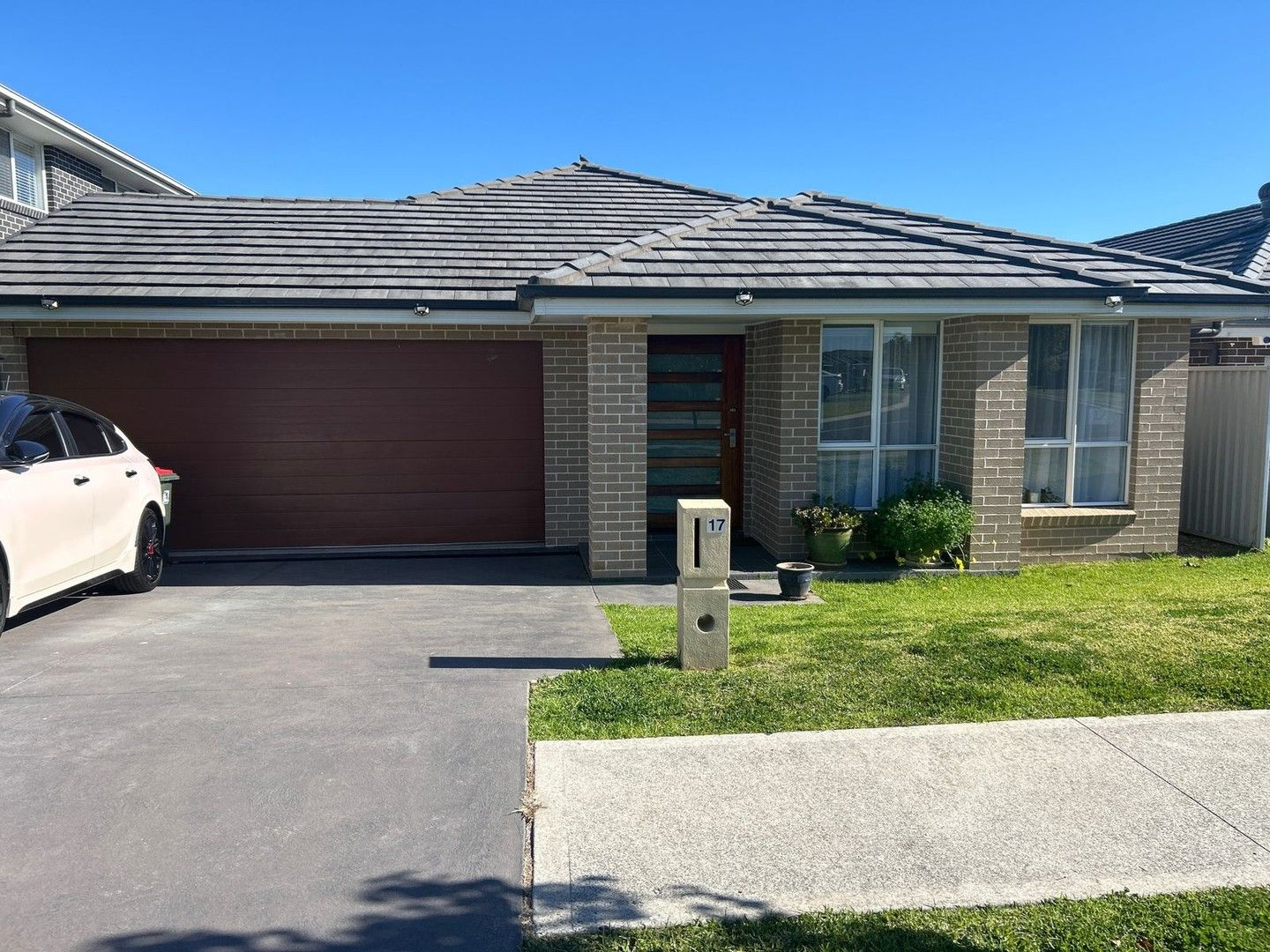 4 bedrooms House in 17 Spitzer Street GREGORY HILLS NSW, 2557