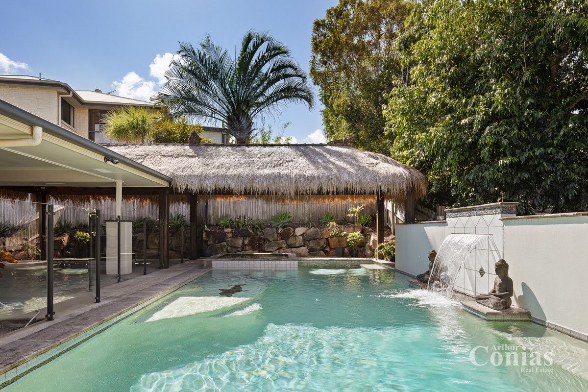 5 bedrooms House in 4 Meilland Court EATONS HILL QLD, 4037