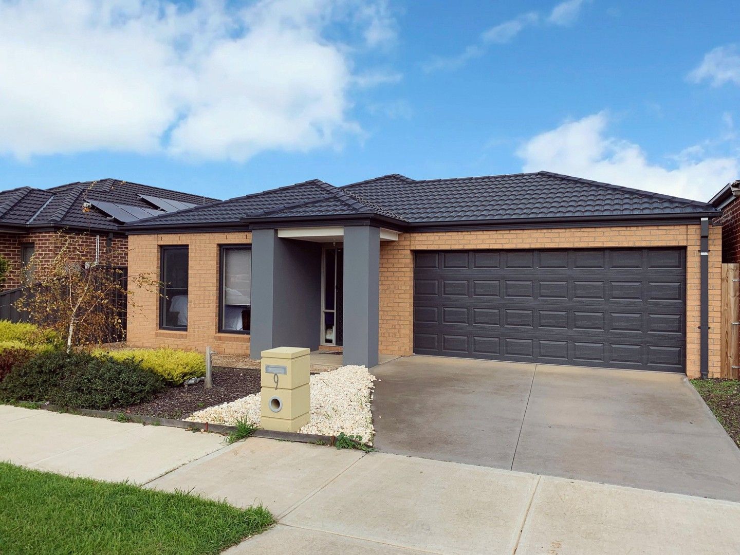 4 bedrooms House in 9 Mantello Drive WERRIBEE VIC, 3030