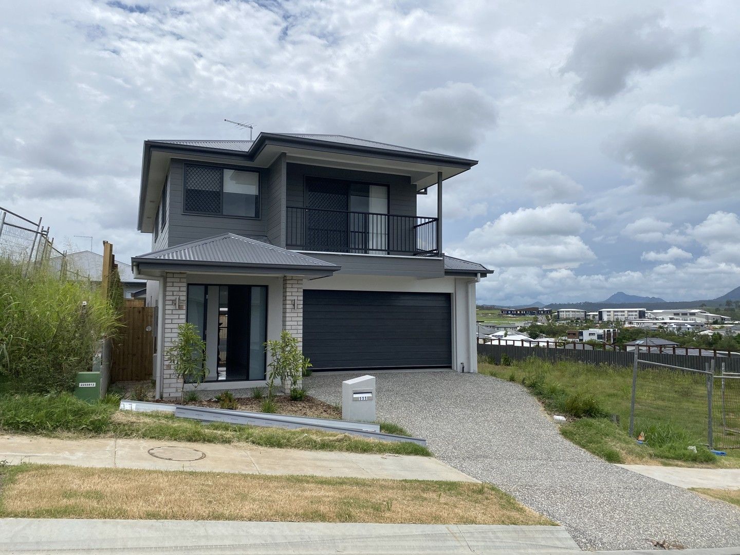 4 bedrooms House in 111 Danbulla Street SOUTH RIPLEY QLD, 4306