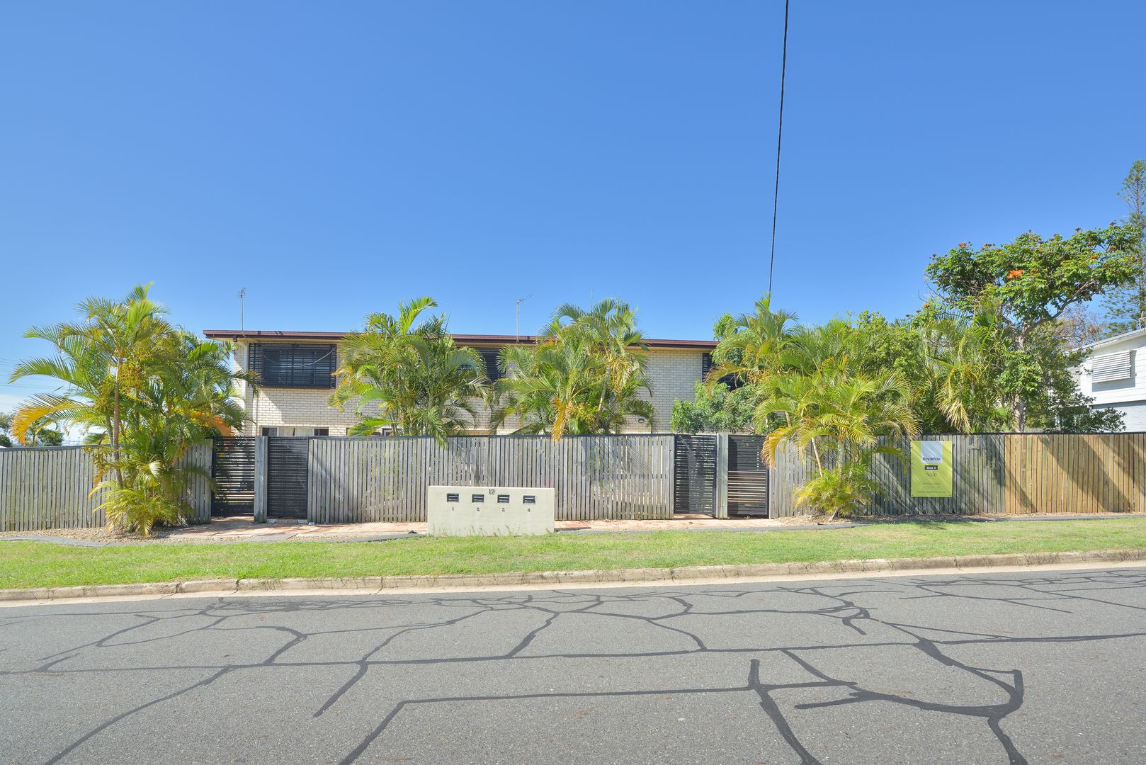 2/17 Fletcher Street, West Gladstone QLD 4680, Image 1