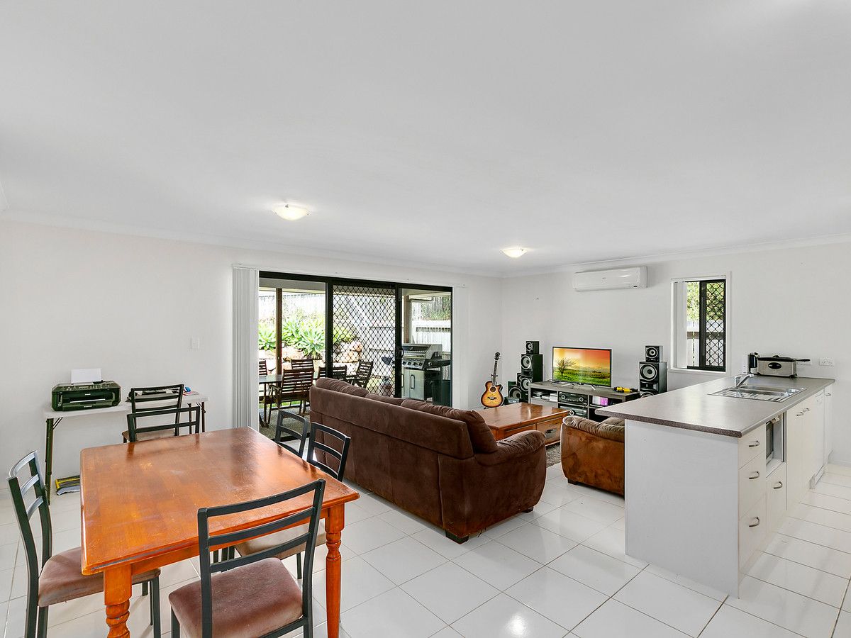 32 Rise Circuit, Pacific Pines QLD 4211, Image 0