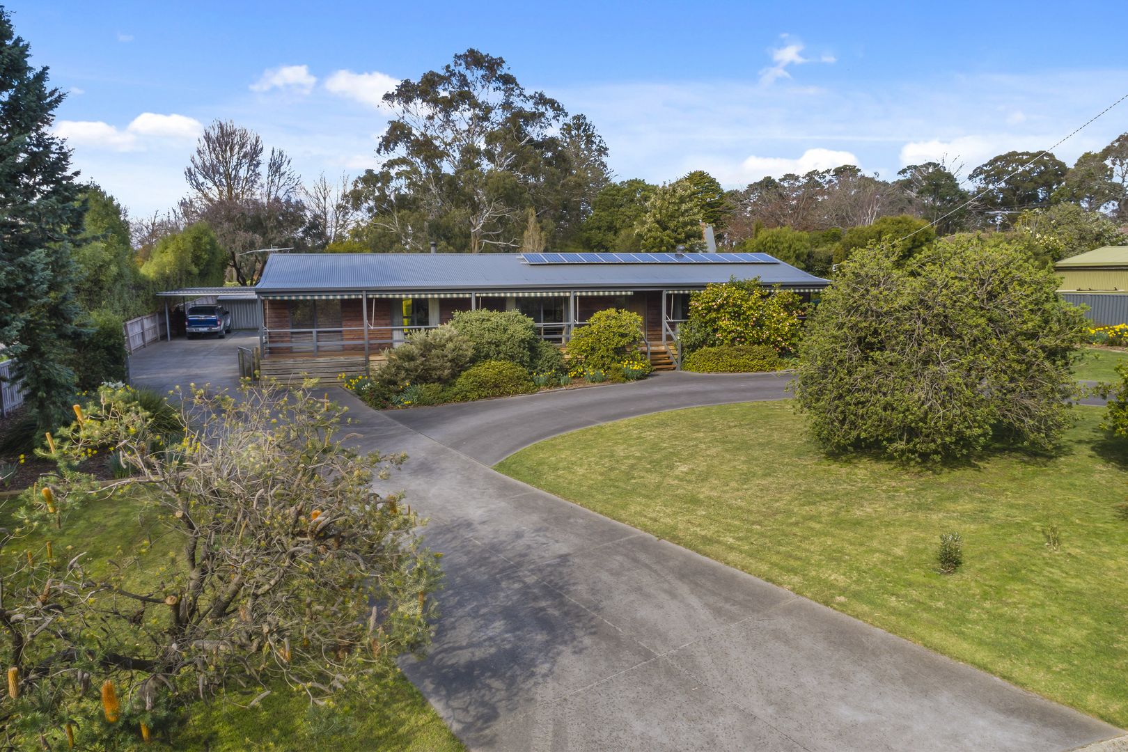 17 Manlangi Court, Macedon VIC 3440, Image 2