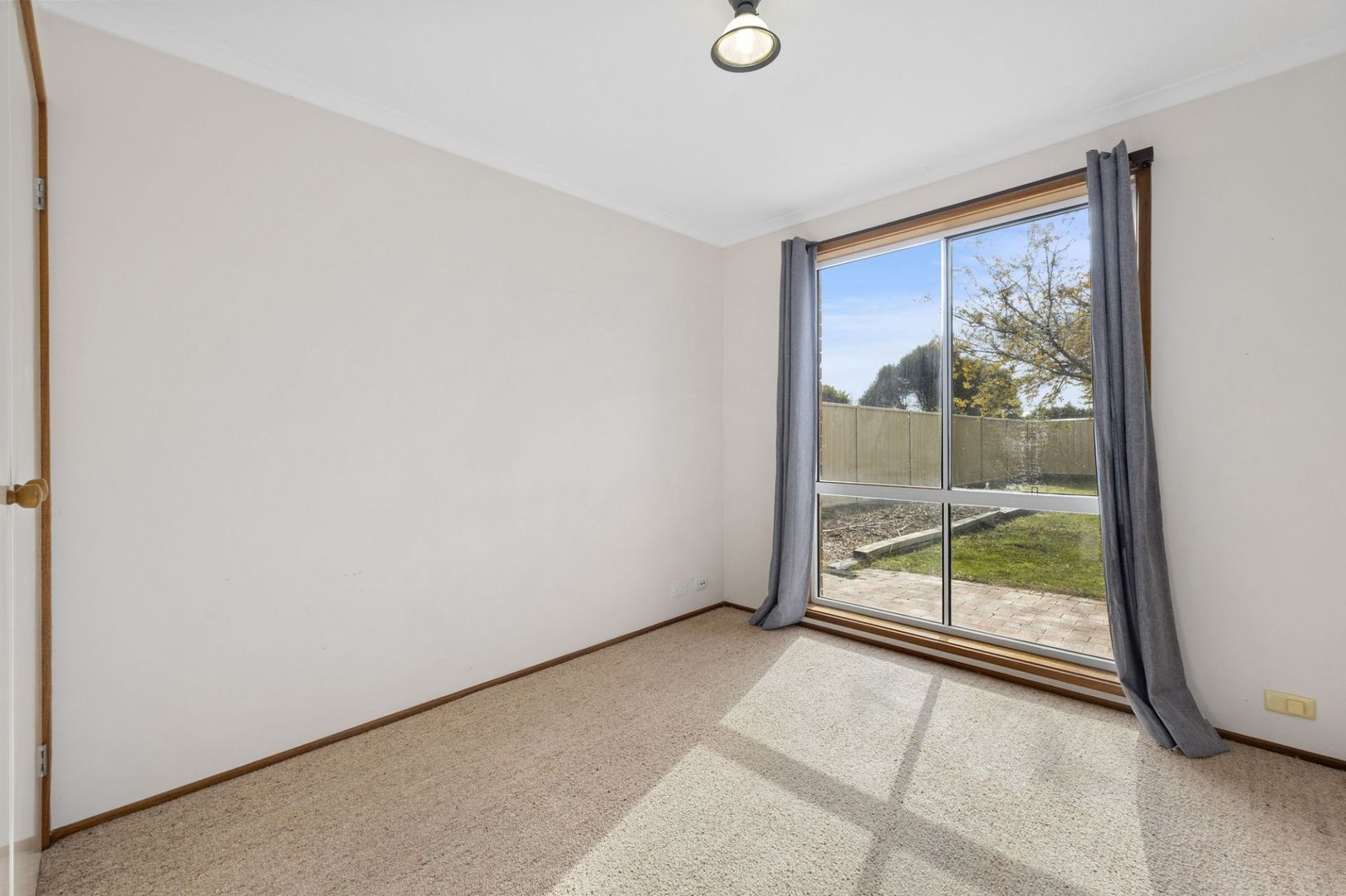 30 Ironbark Crescent, Banks ACT 2906, Image 2