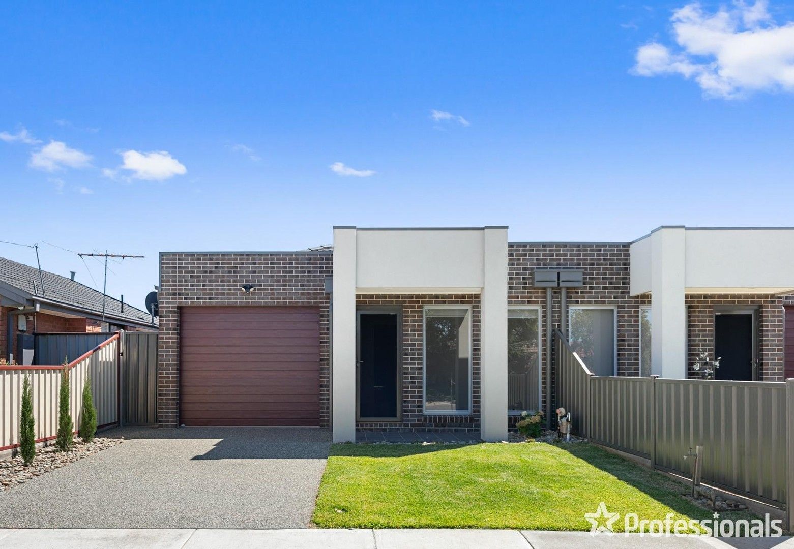 3 bedrooms House in 32B Bayliss Road DEER PARK VIC, 3023