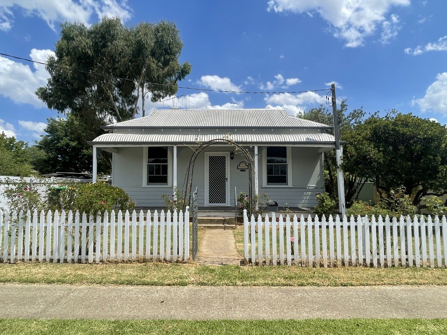 3 bedrooms House in 30 Gordon Street YOUNG NSW, 2594