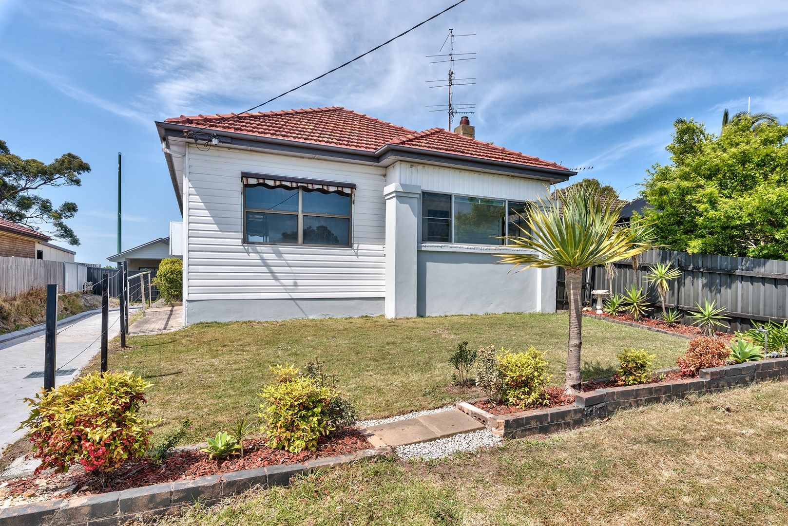 3 bedrooms House in 11 Rees Place BIRMINGHAM GARDENS NSW, 2287