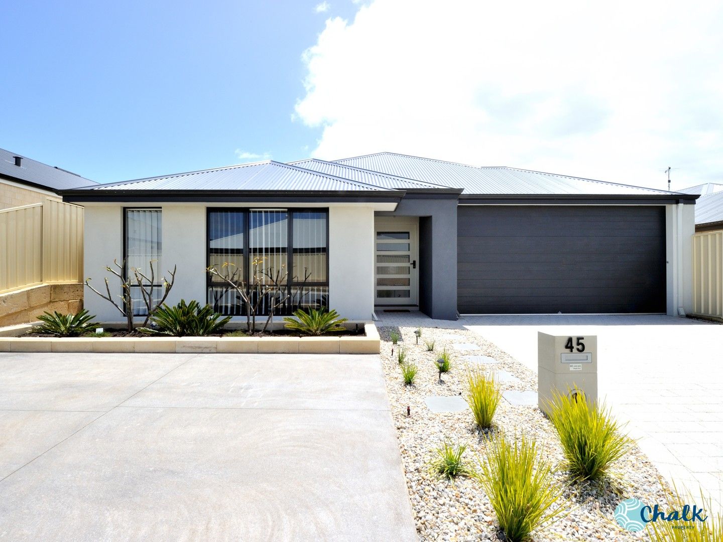 4 bedrooms House in 45 Balclutha Crescent MADORA BAY WA, 6210