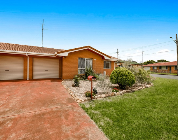 1/2 Cambridge Street, Harristown QLD 4350