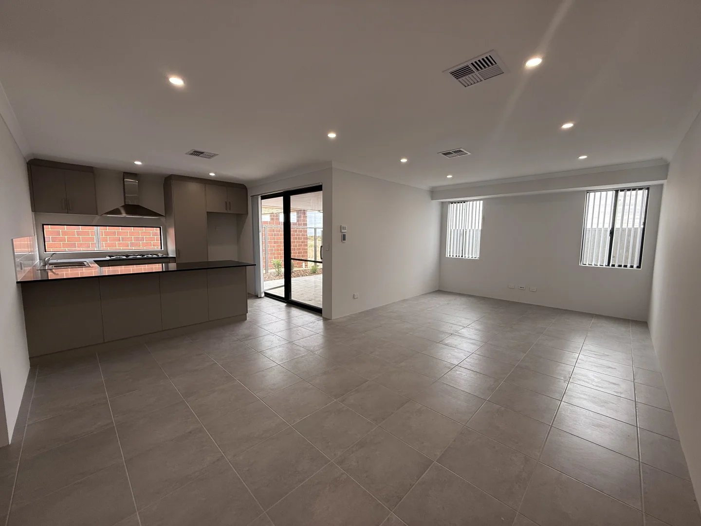 Additional image 4 of 12 Manresa Road, Madora Bay WA 6210