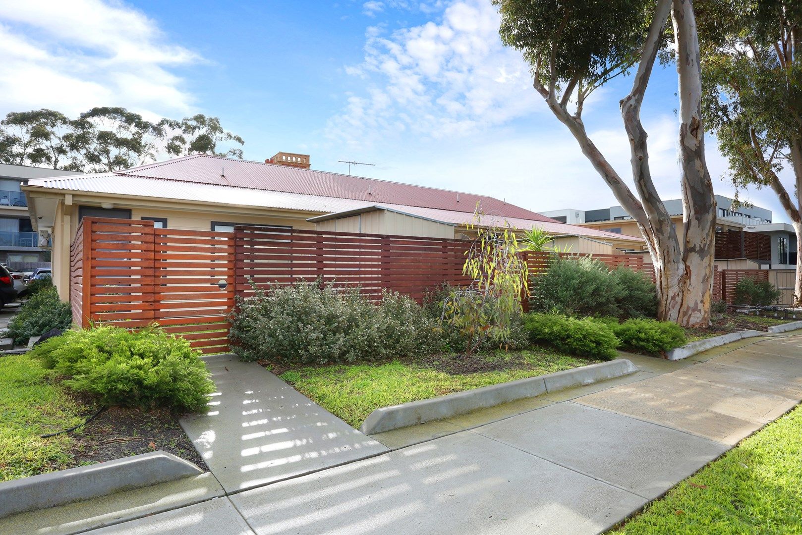 2 bedrooms House in 10/14 Caringa Street HADFIELD VIC, 3046