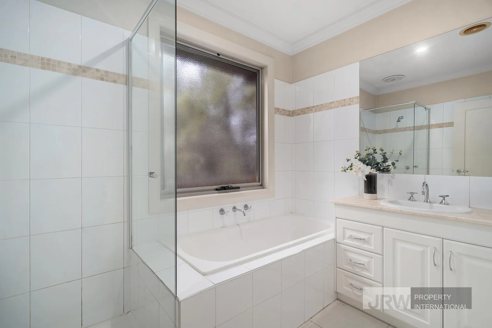 Additional image 11 of 2/6 Harry Court, Mount Waverley VIC 3149