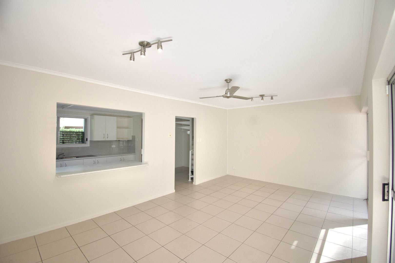 Unit 1/3 Maeva St, Jubilee Pocket QLD 4802, Image 1