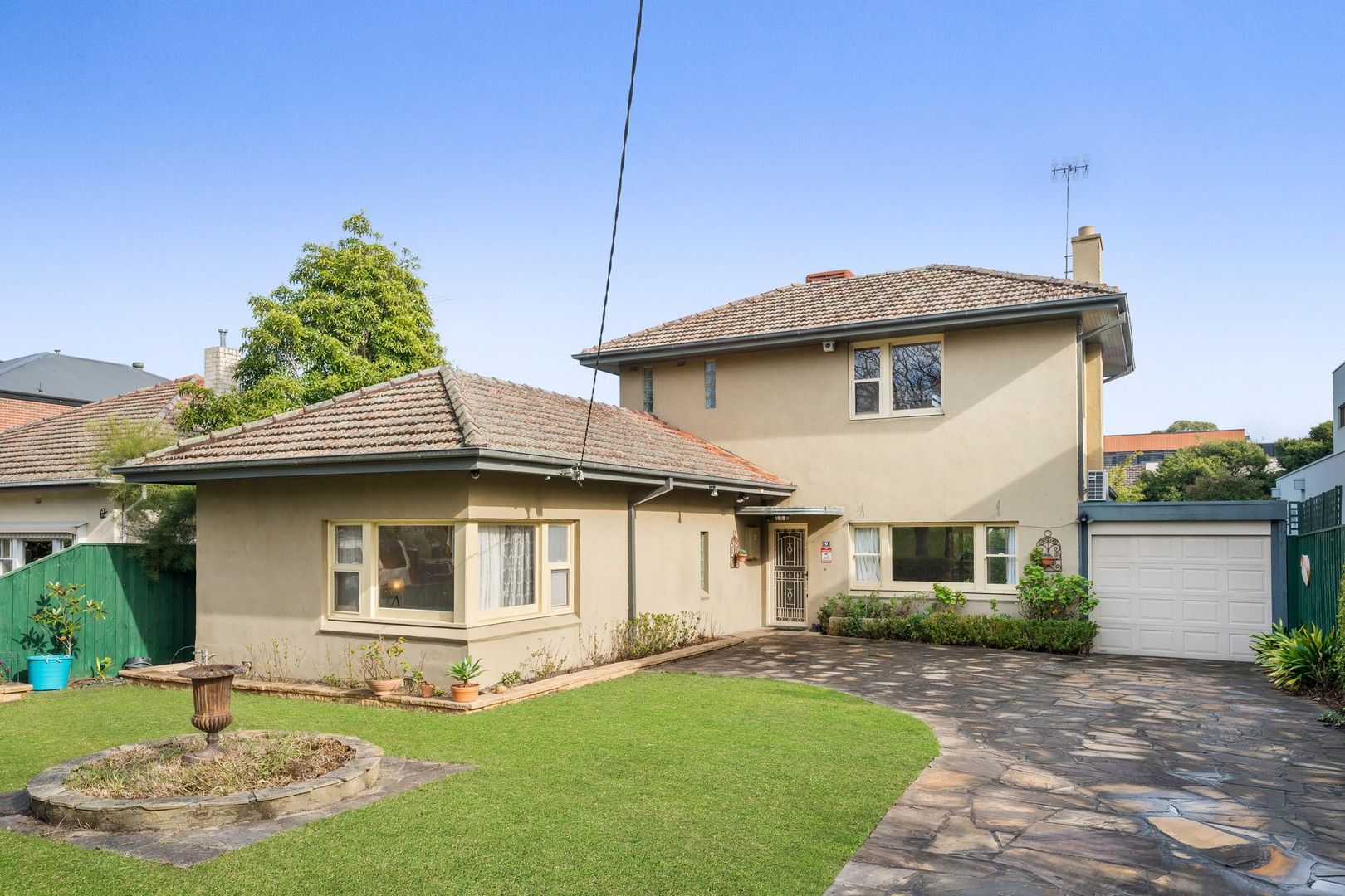 5 bedrooms House in 6 Henham Street HAWTHORN EAST VIC, 3123