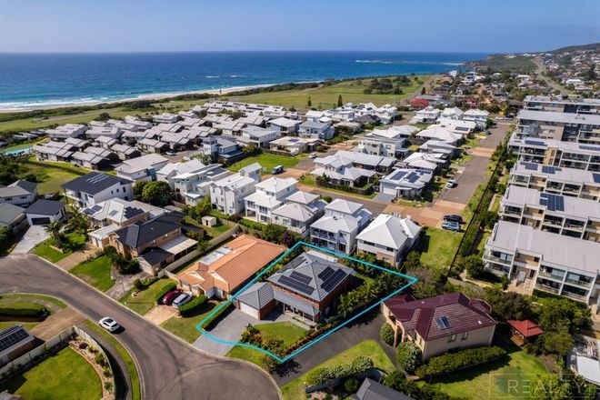 Picture of 12 Clipper Close, CAVES BEACH NSW 2281