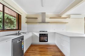 2 bedrooms Townhouse in 2/122 Patten SALE VIC, 3850
