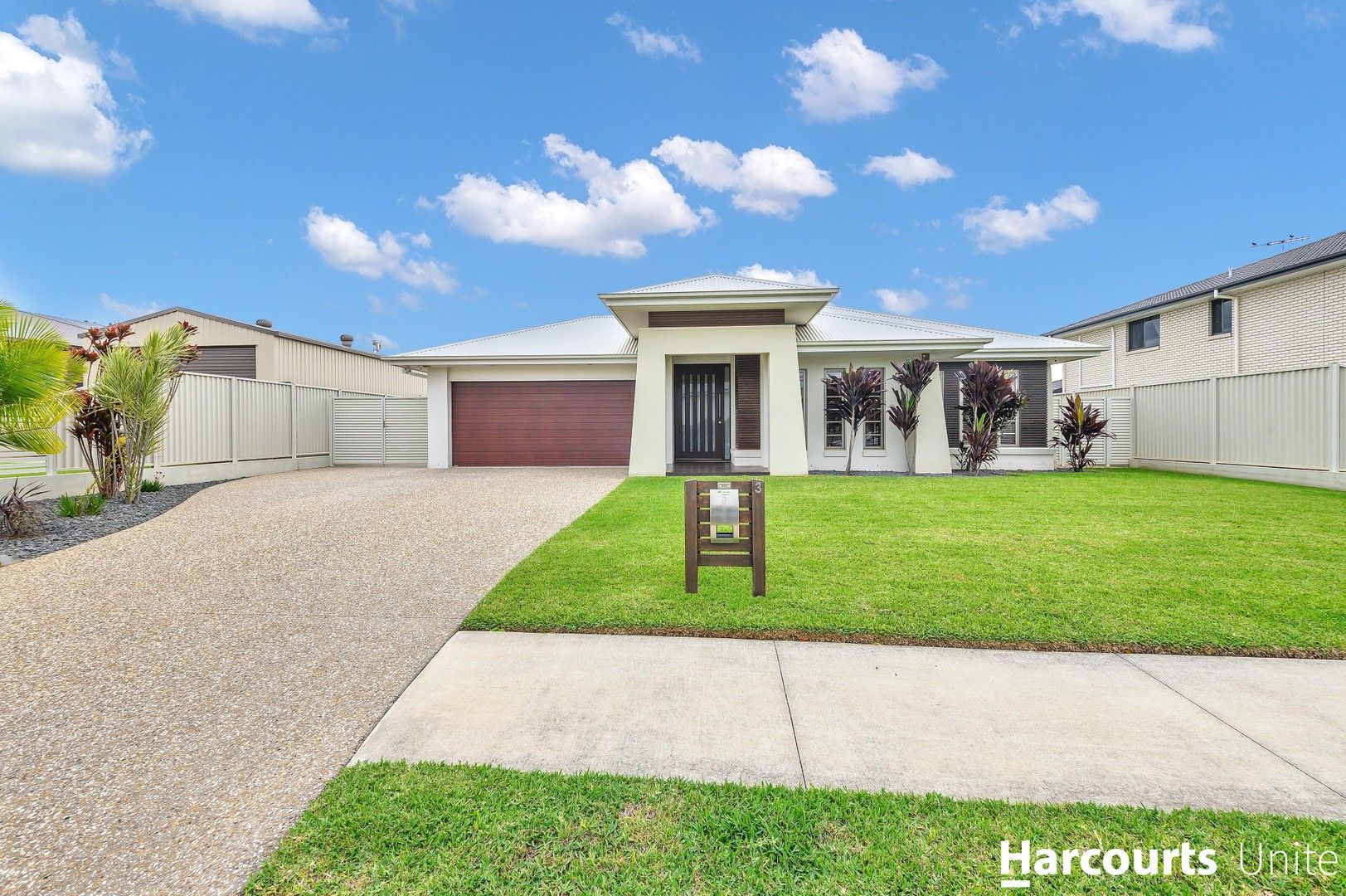 4 bedrooms House in 3 Hugh Crescent MURRUMBA DOWNS QLD, 4503
