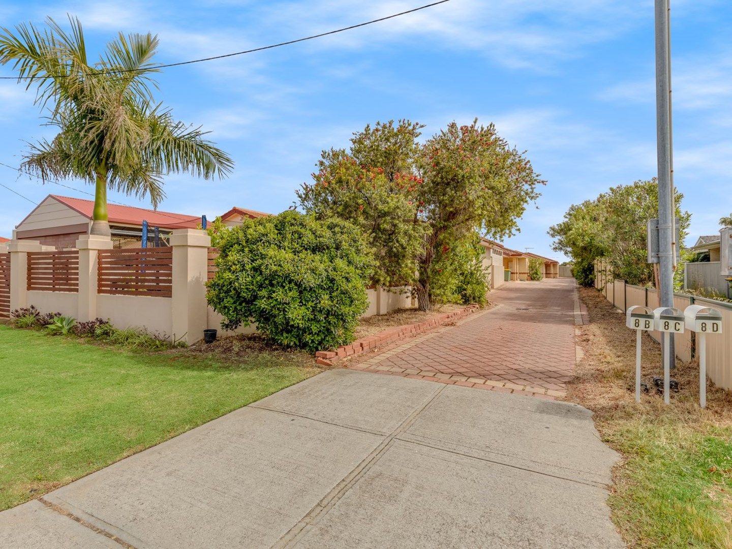 4 bedrooms Villa in 8D Harrolyn Ave. RIVERTON WA, 6148