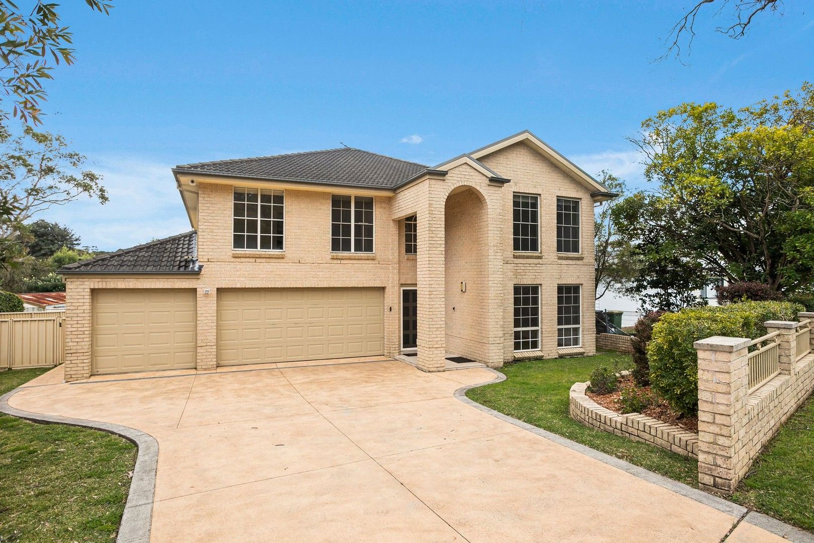 4 bedrooms House in 11 The Avenue HEATHCOTE NSW, 2233