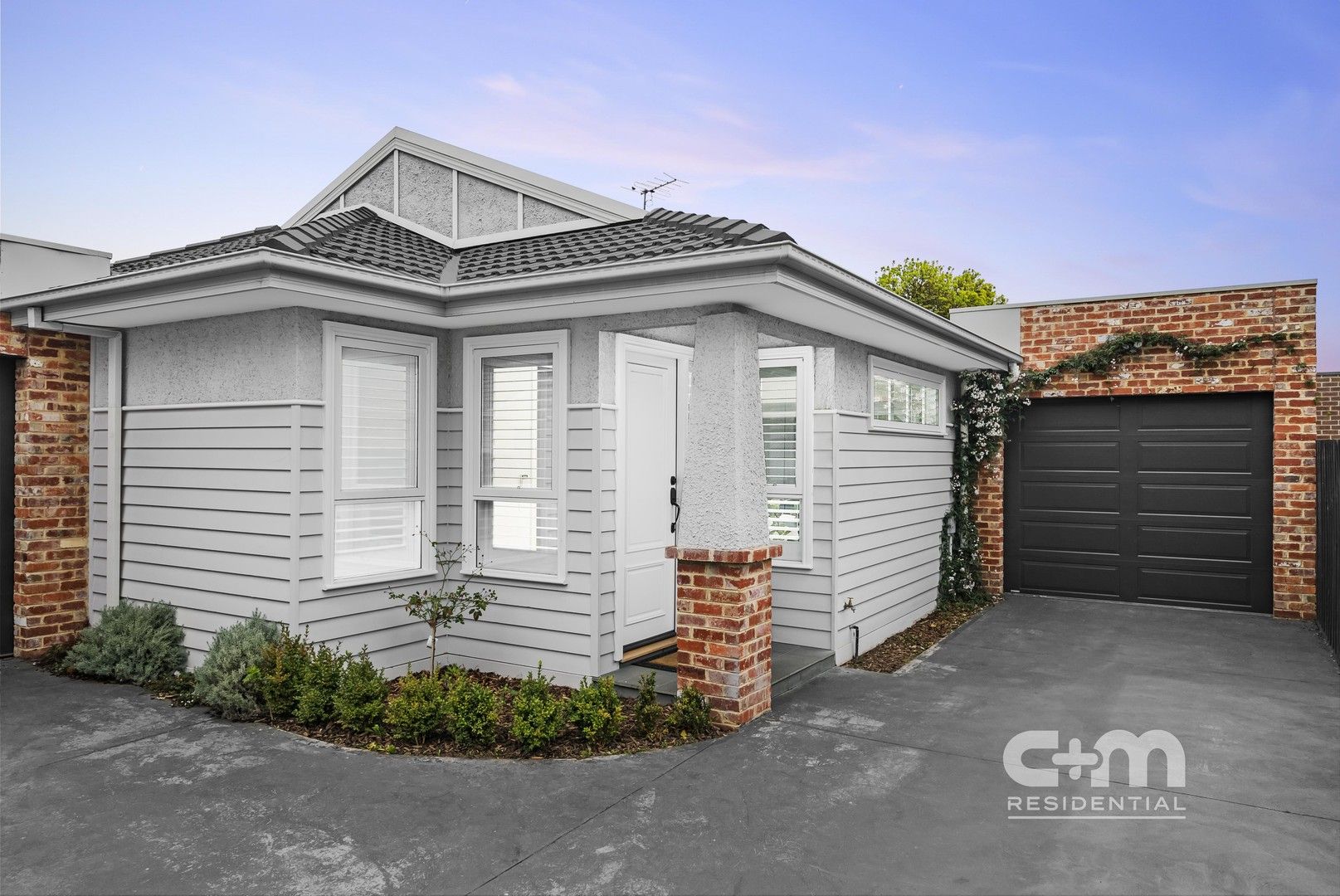 3 bedrooms Apartment / Unit / Flat in 2/112 View Street GLENROY VIC, 3046