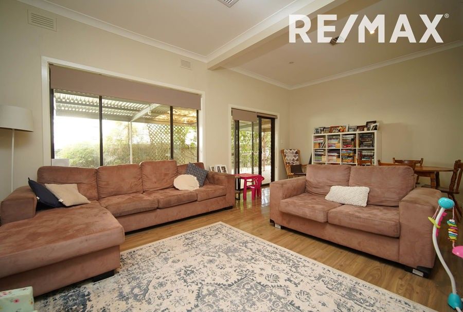 3 Sullivan Avenue, Wagga Wagga NSW 2650, Image 2