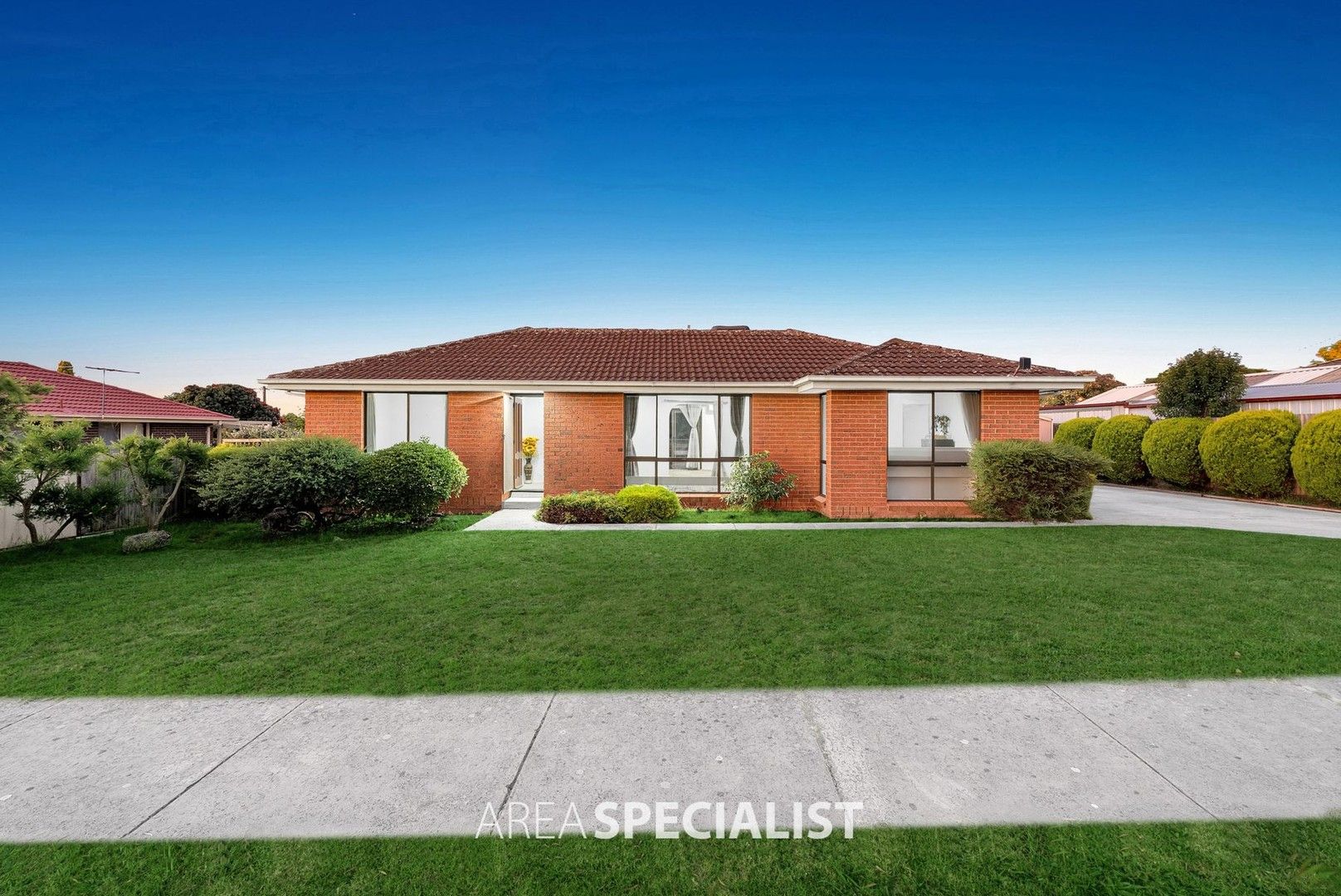3 bedrooms House in 9 Cairns Road HAMPTON PARK VIC, 3976
