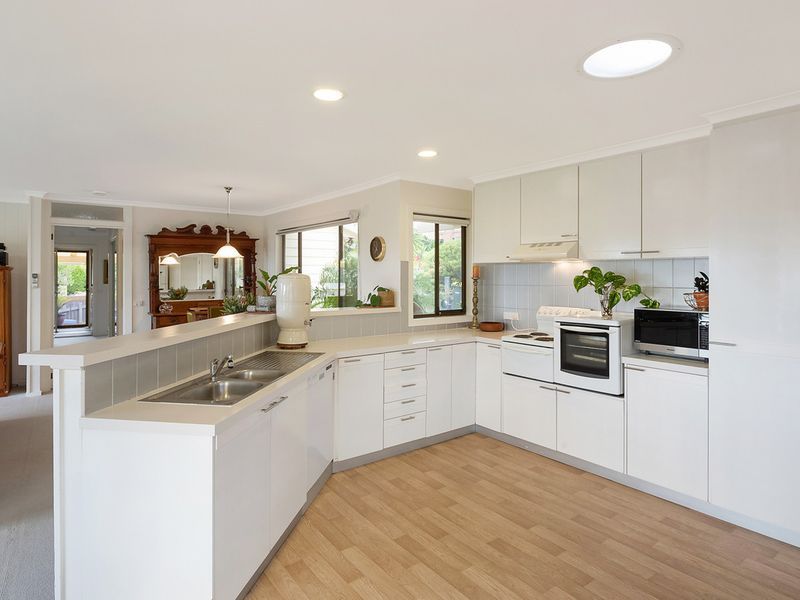 29 The Fairway, Tura Beach NSW 2548, Image 2