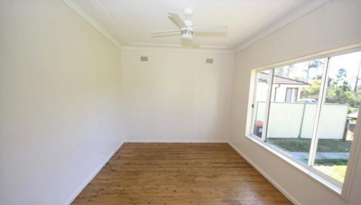 9 Melbourne Street, Oxley Park NSW 2760, Image 2