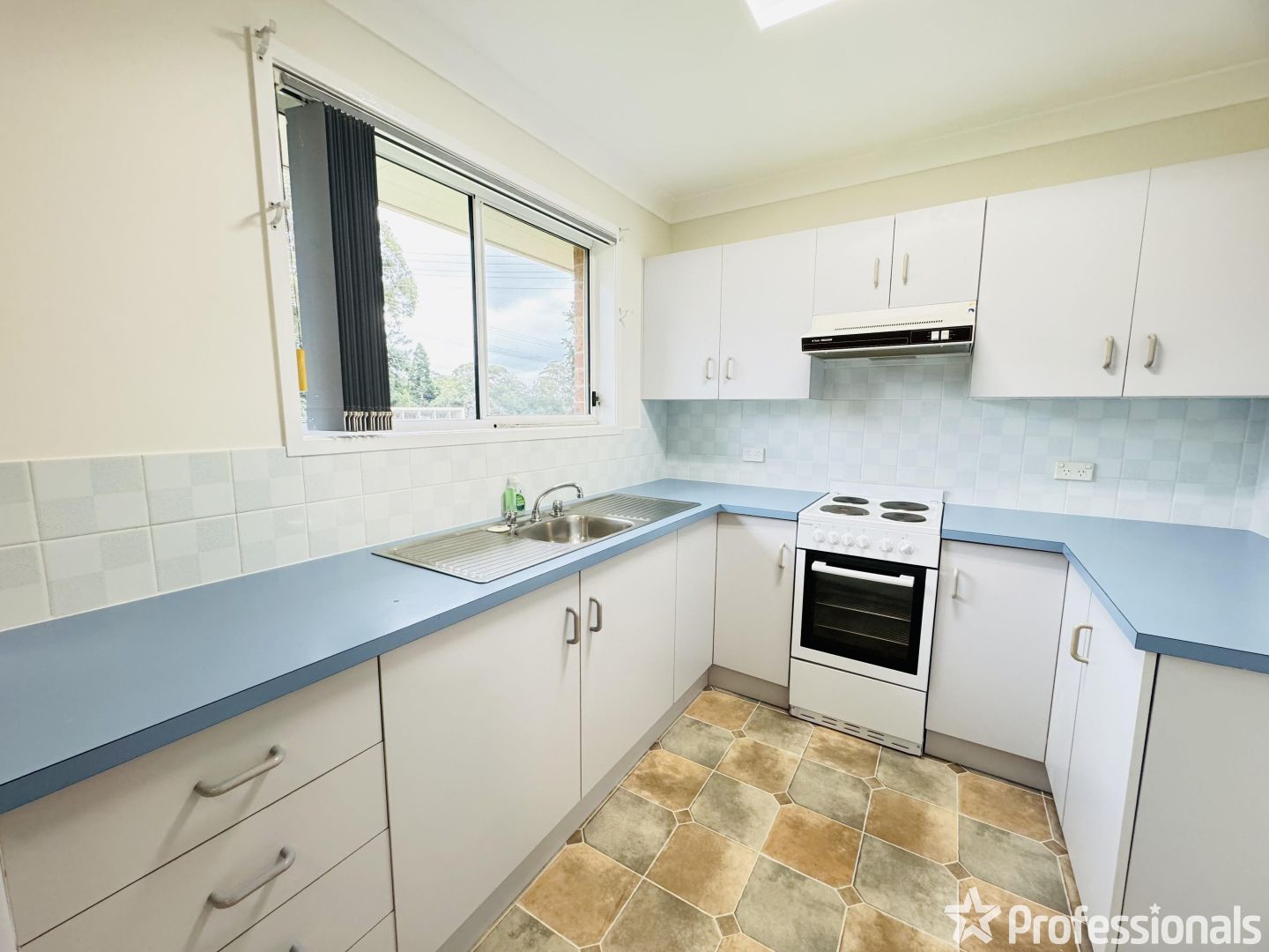 1/4 Harvey Place, North Nowra NSW 2541, Image 2