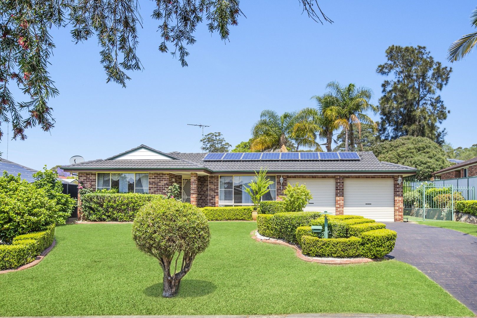 4 bedrooms House in 10 Stein Place GLENMORE PARK NSW, 2745