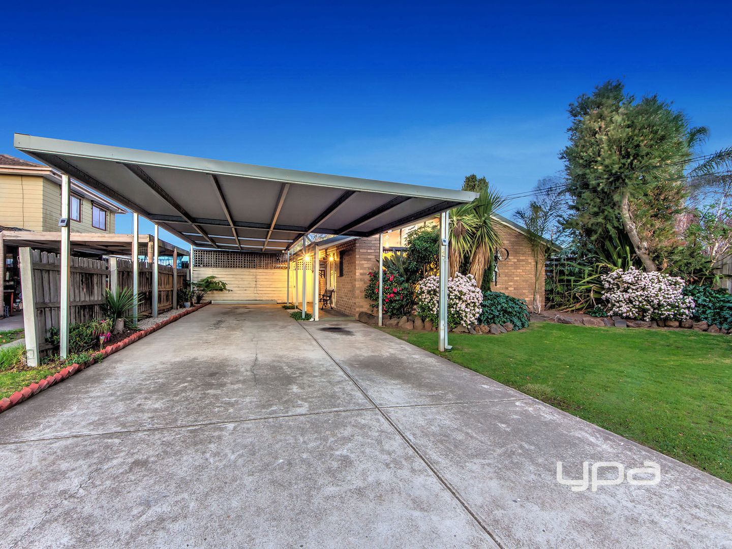 2 Camelot Drive, Albanvale VIC 3021, Image 1