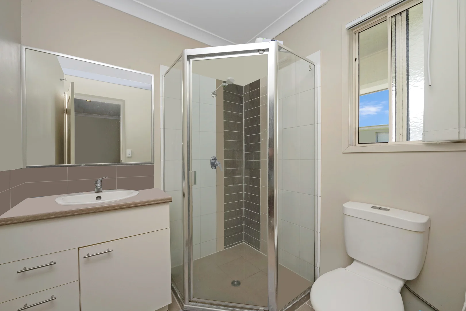 Additional image 6 of 18 Ellenor Street, Mount Low QLD 4818