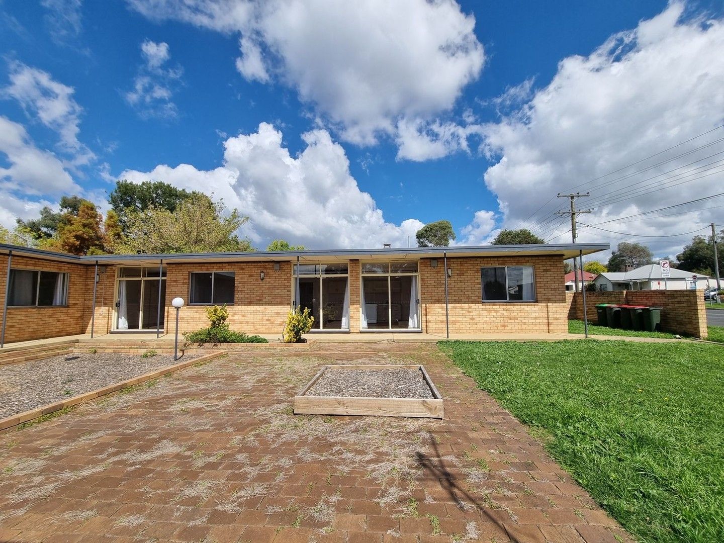 1/115117 Markham Street, Armidale NSW 2350 Block Of Units For Rent