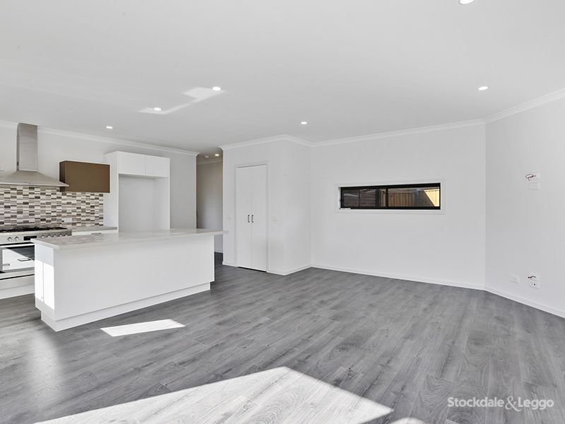 2/7 Thrums Court, Hamlyn Heights VIC 3215, Image 1