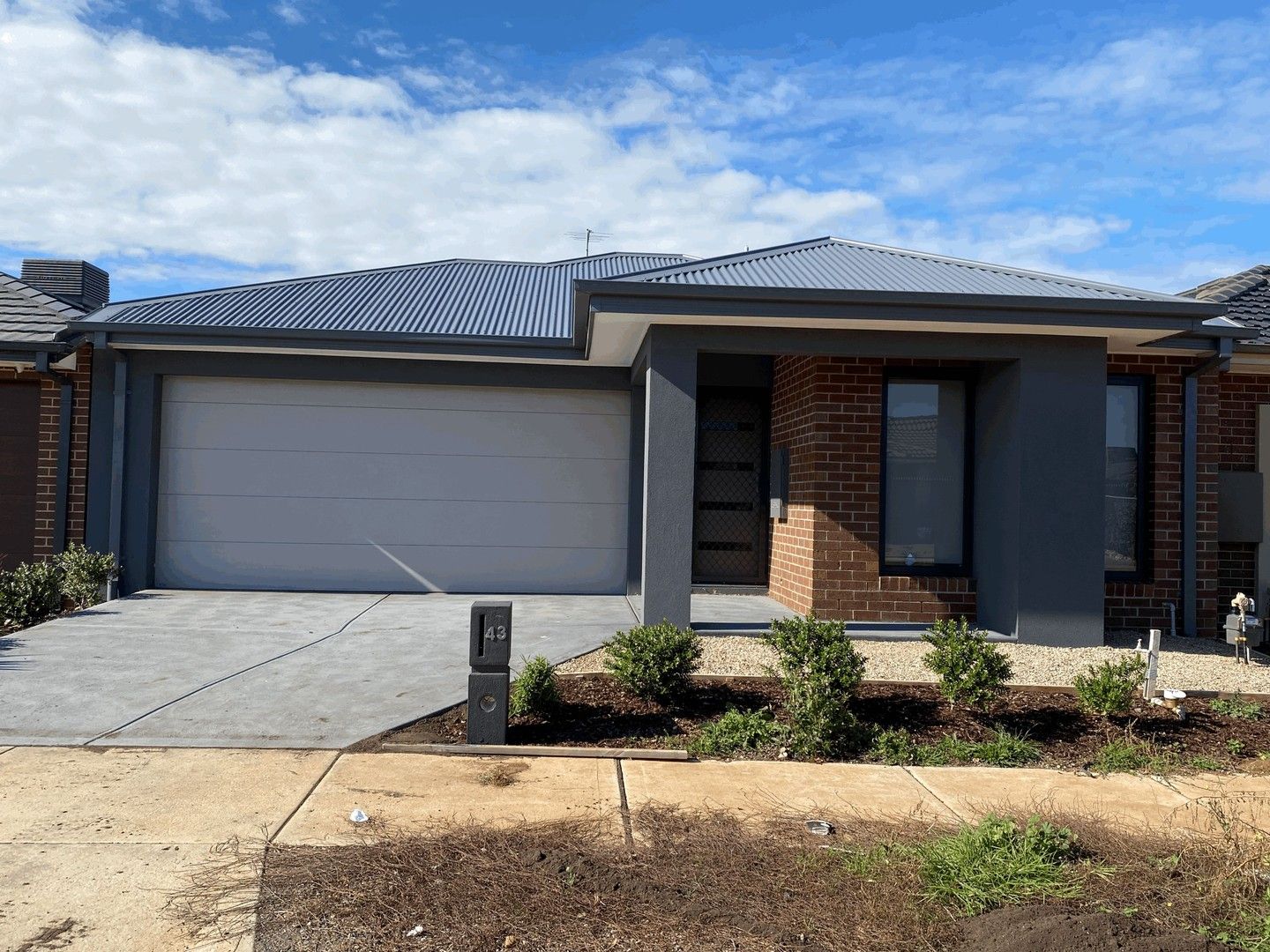 3 bedrooms House in 43 STONEFLY CIRCUIT WEIR VIEWS VIC, 3338
