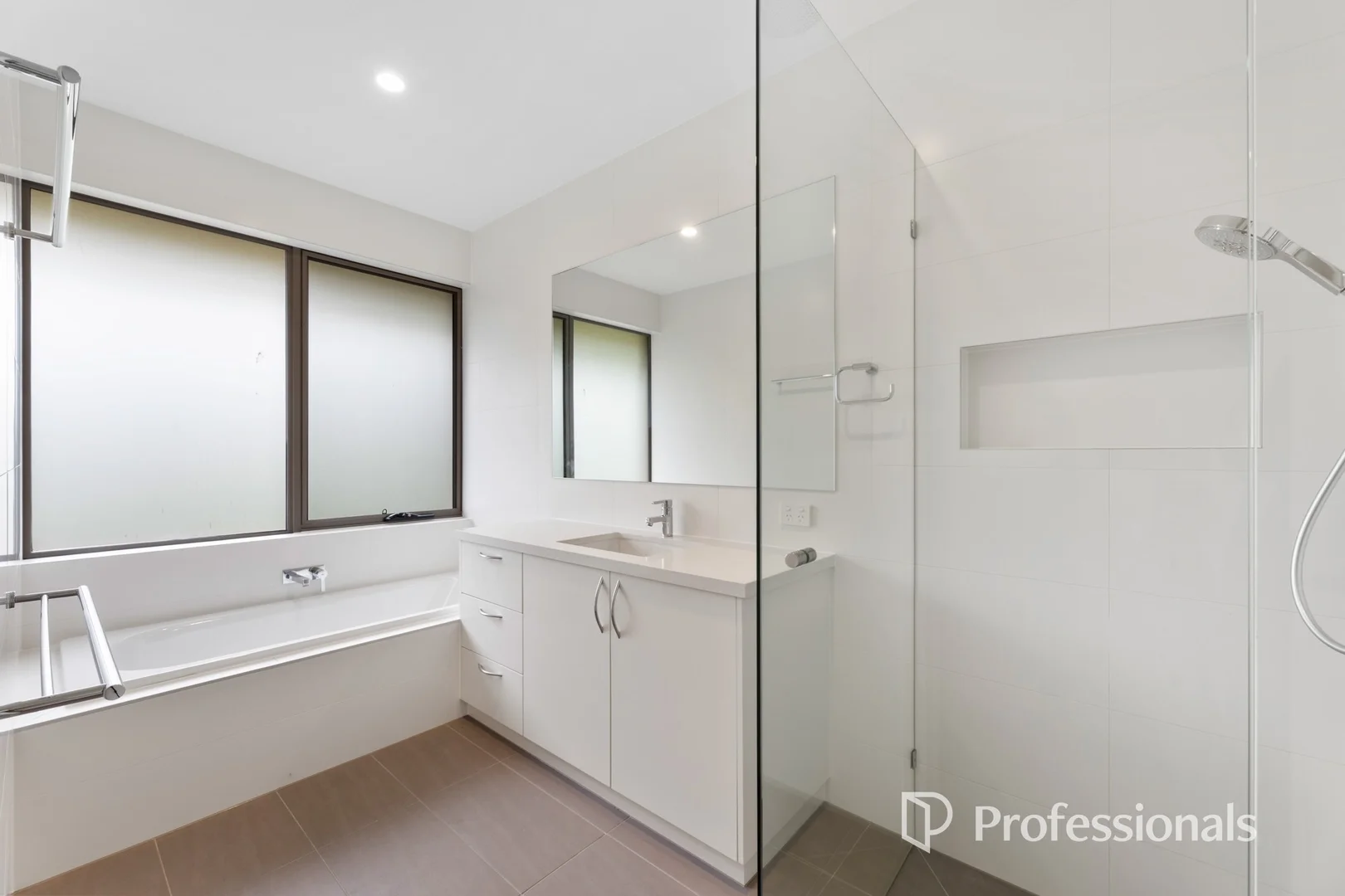 Additional image 5 of 6A Mcleod Place, Mount Waverley VIC 3149