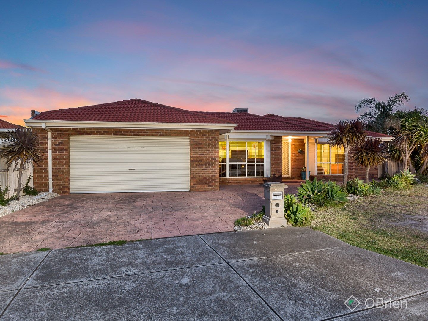 2 Honeysuckle Avenue, Hillside VIC 3037, Image 0